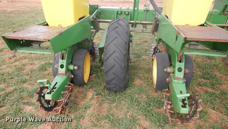image for item DJ8285 John Deere 7300 Max Emerge 2  planter