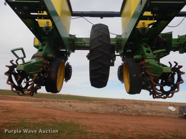 image for item DJ8285 John Deere 7300 Max Emerge 2  planter