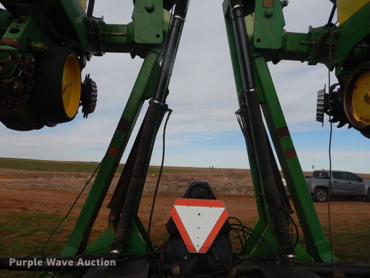 image for item DJ8285 John Deere 7300 Max Emerge 2  planter