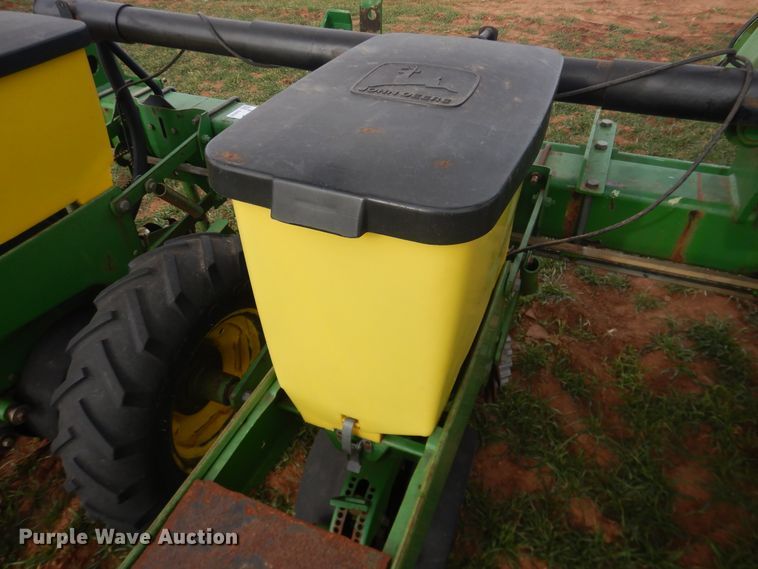 image for item DJ8285 John Deere 7300 Max Emerge 2  planter