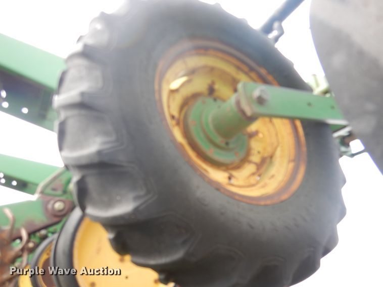 image for item DJ8285 John Deere 7300 Max Emerge 2  planter