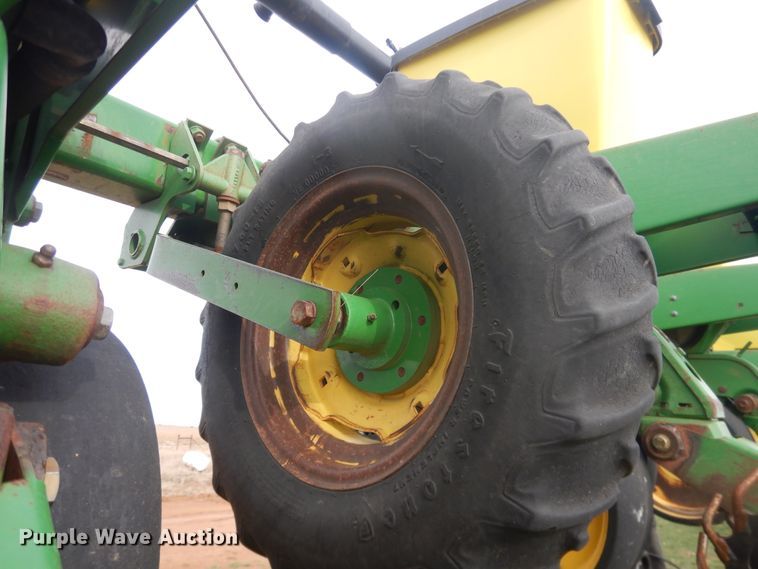 image for item DJ8285 John Deere 7300 Max Emerge 2  planter