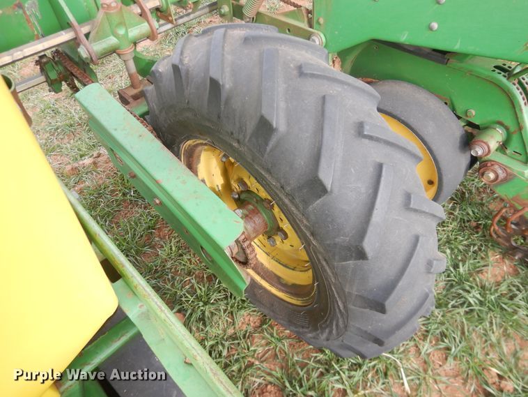image for item DJ8285 John Deere 7300 Max Emerge 2  planter