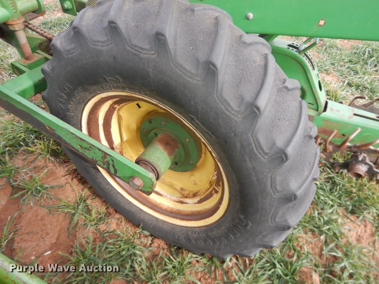 image for item DJ8285 John Deere 7300 Max Emerge 2  planter