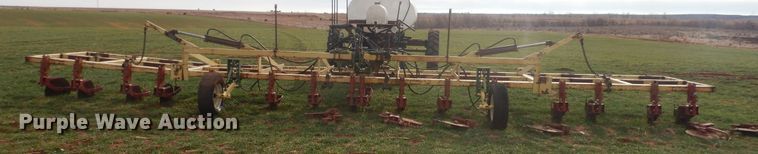 image for item DJ8286 Strip-till unit with nurse tank trailer