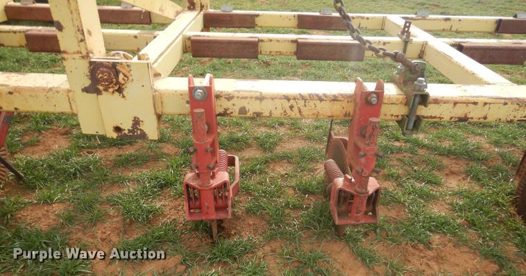 image for item DJ8286 Strip-till unit with nurse tank trailer