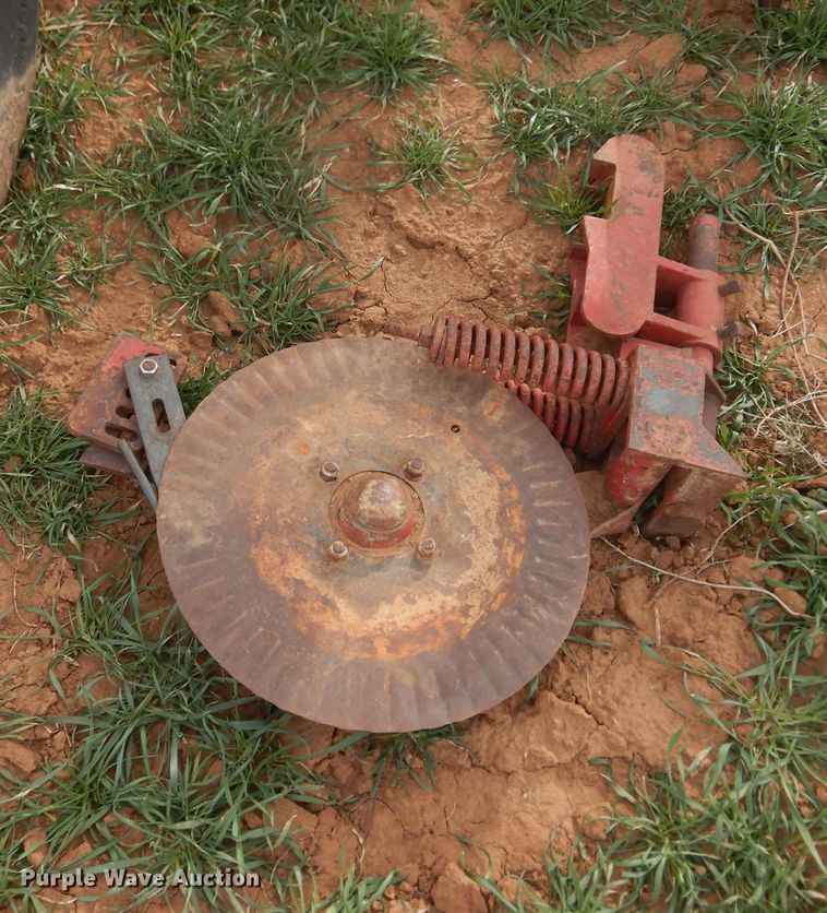 image for item DJ8286 Strip-till unit with nurse tank trailer