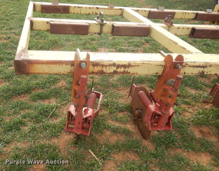 image for item DJ8286 Strip-till unit with nurse tank trailer