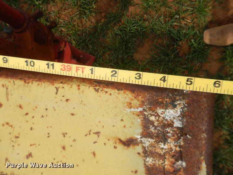 image for item DJ8286 Strip-till unit with nurse tank trailer