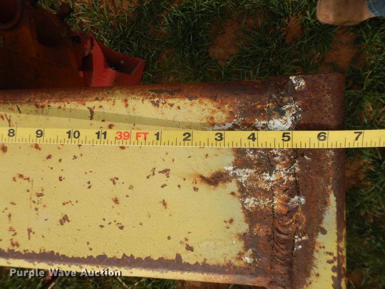 image for item DJ8286 Strip-till unit with nurse tank trailer