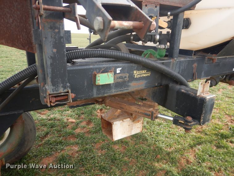image for item DJ8286 Strip-till unit with nurse tank trailer
