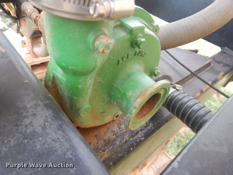 image for item DJ8286 Strip-till unit with nurse tank trailer