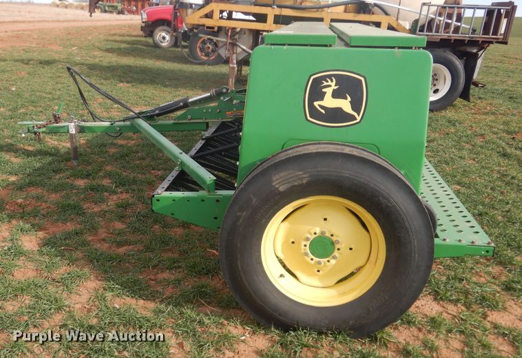 image for item DJ8288 John Deere BD1113  grain drill