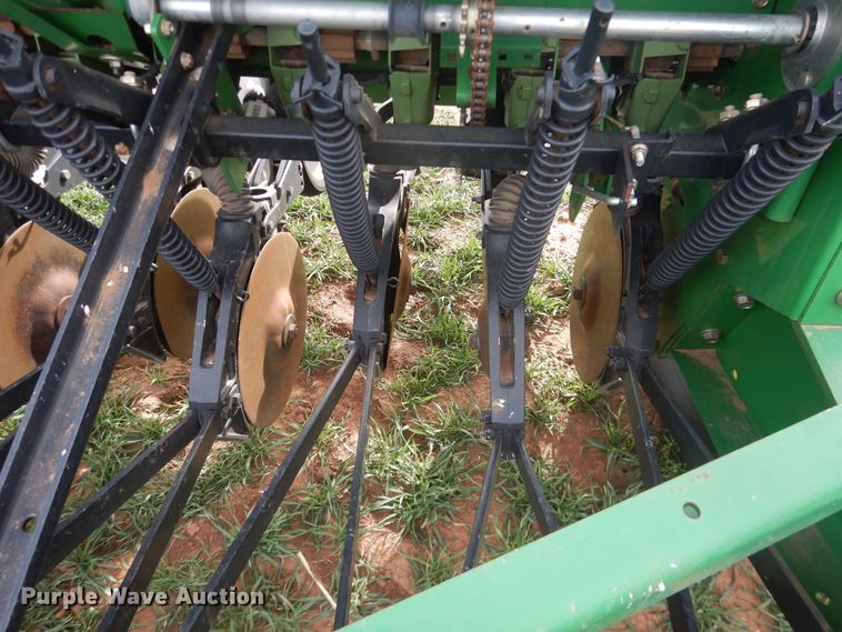 image for item DJ8288 John Deere BD1113  grain drill