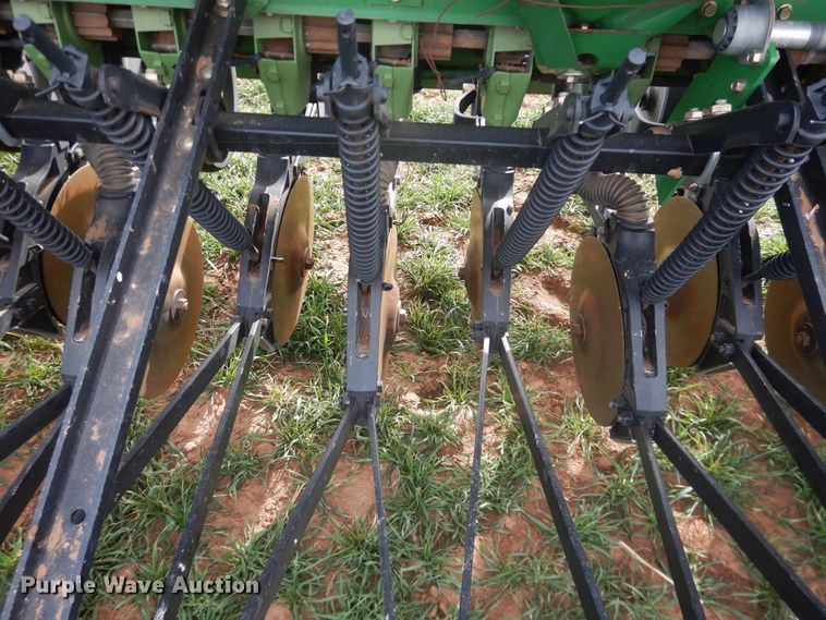 image for item DJ8288 John Deere BD1113  grain drill