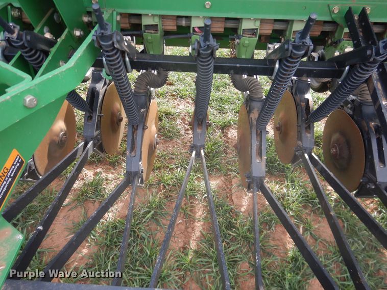 image for item DJ8288 John Deere BD1113  grain drill