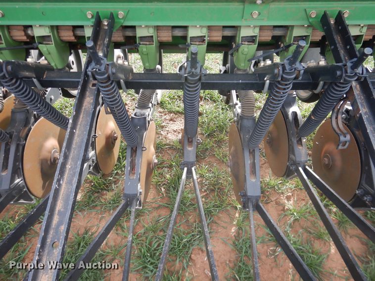 image for item DJ8288 John Deere BD1113  grain drill