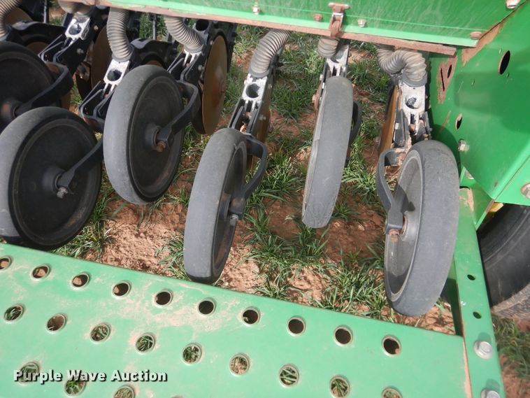 image for item DJ8288 John Deere BD1113  grain drill