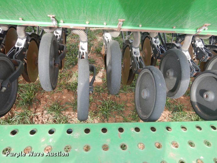 image for item DJ8288 John Deere BD1113  grain drill