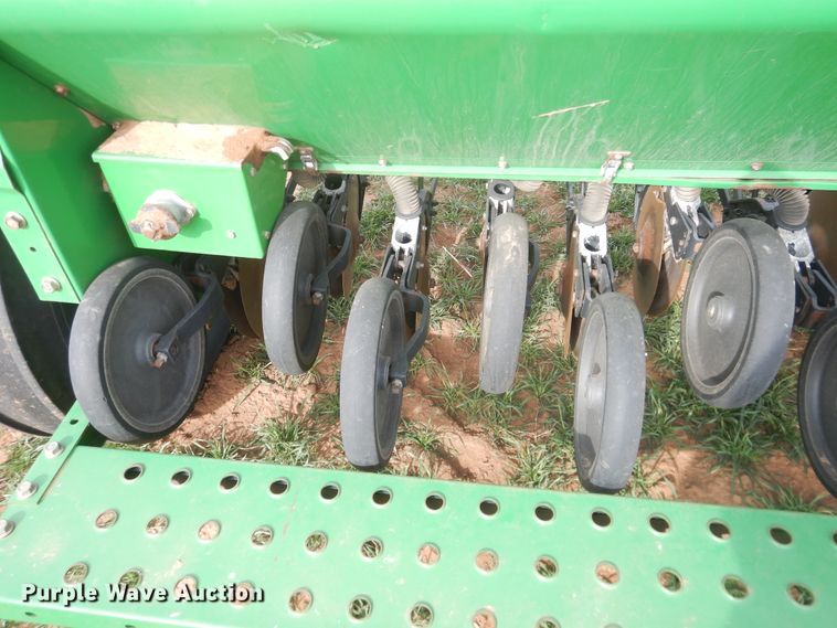 image for item DJ8288 John Deere BD1113  grain drill