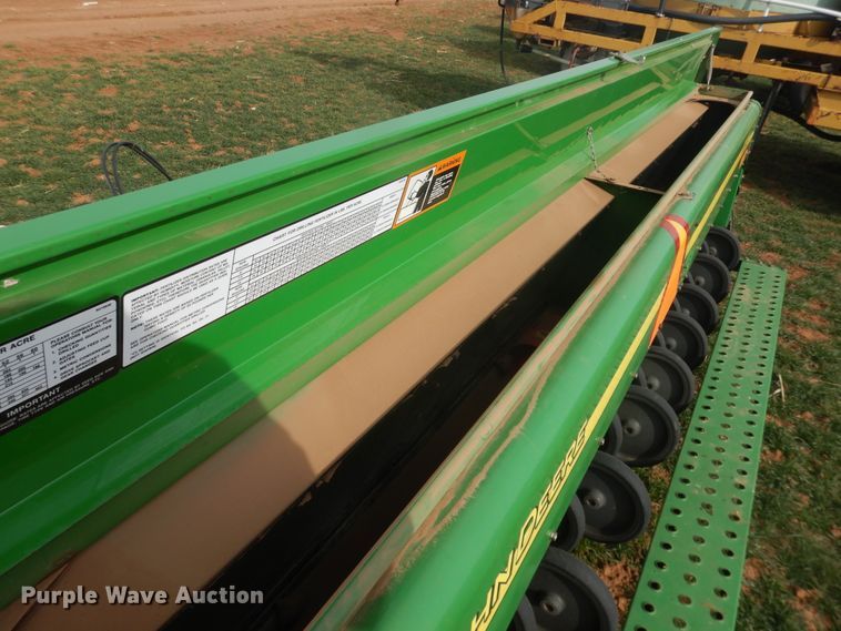 image for item DJ8288 John Deere BD1113  grain drill