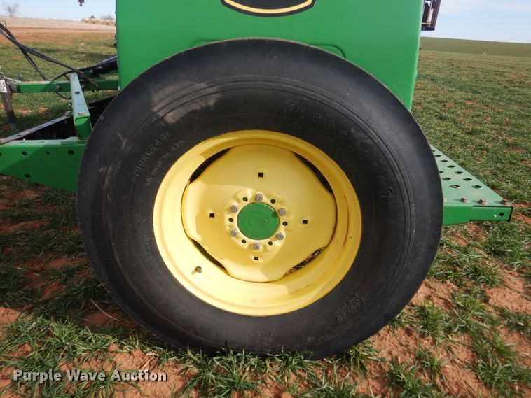 image for item DJ8288 John Deere BD1113  grain drill