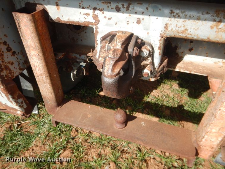 image for item DJ8289 2013 shop built nurse tank trailer