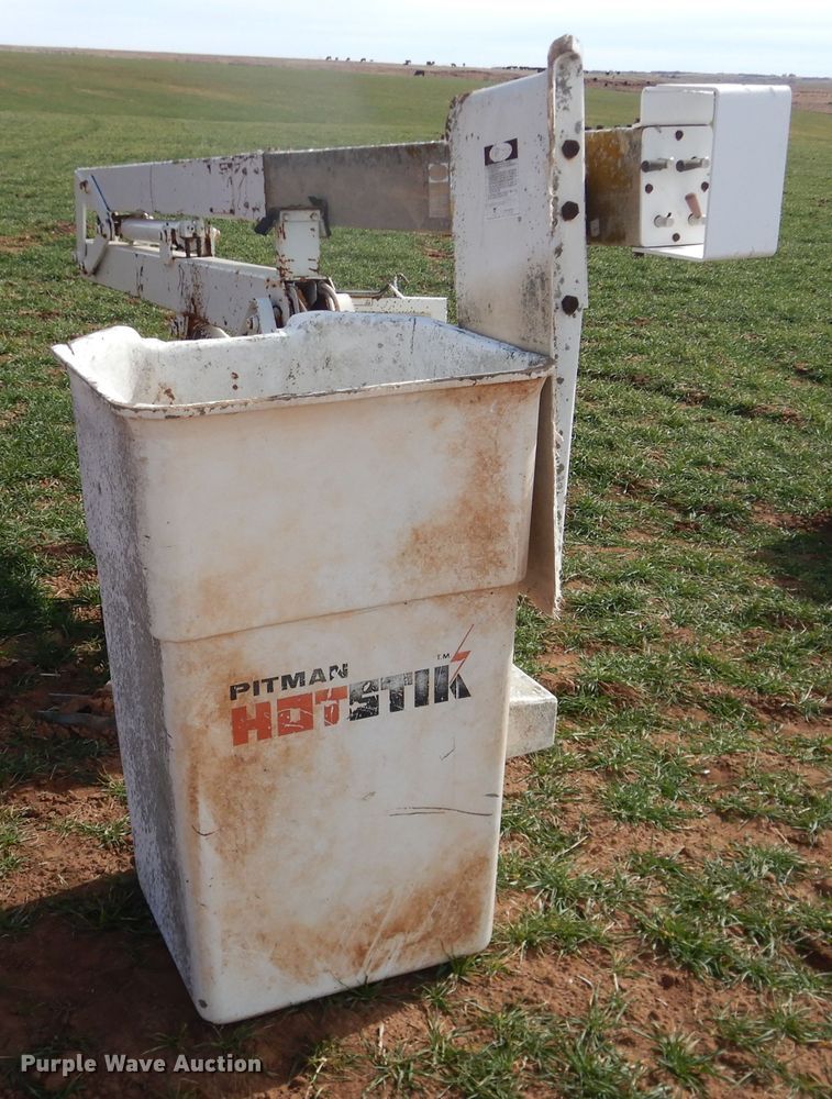 image for item DJ8290 1984 Skyjacker JG34-16EH bucket lift