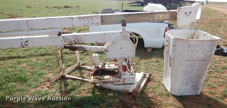 image for item DJ8290 1984 Skyjacker JG34-16EH bucket lift