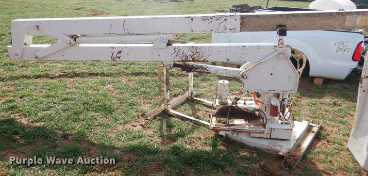 image for item DJ8290 1984 Skyjacker JG34-16EH bucket lift