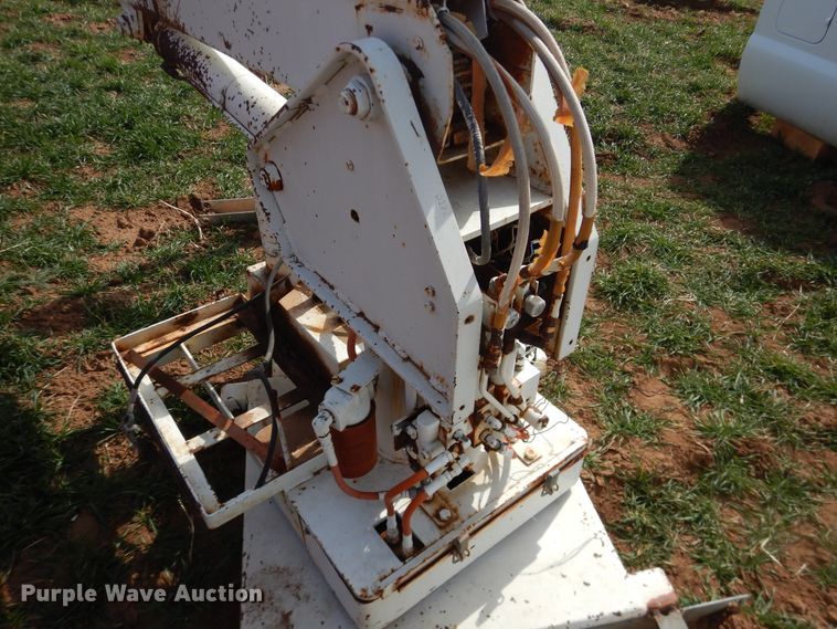 image for item DJ8290 1984 Skyjacker JG34-16EH bucket lift