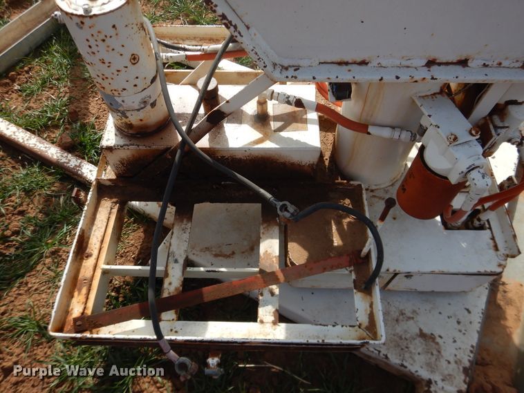 image for item DJ8290 1984 Skyjacker JG34-16EH bucket lift