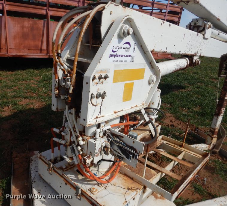 image for item DJ8290 1984 Skyjacker JG34-16EH bucket lift