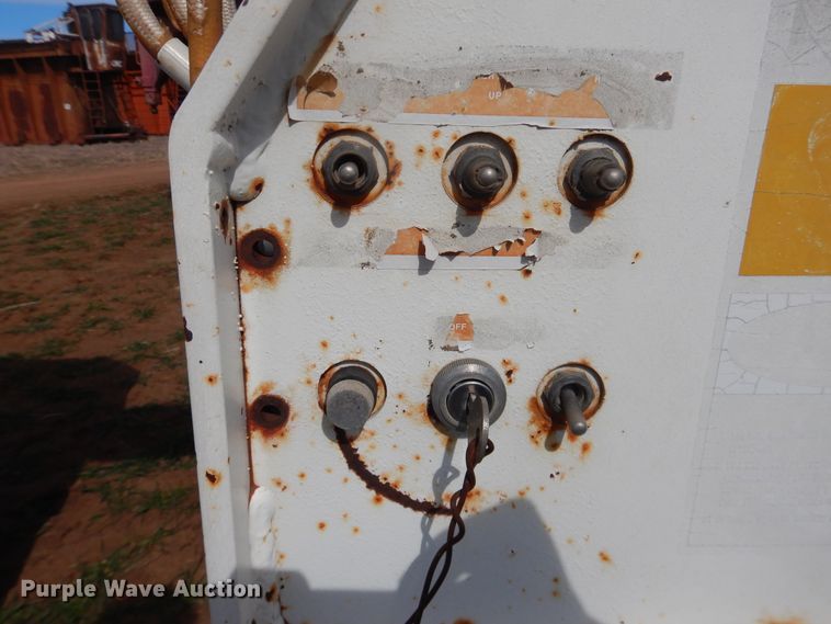 image for item DJ8290 1984 Skyjacker JG34-16EH bucket lift