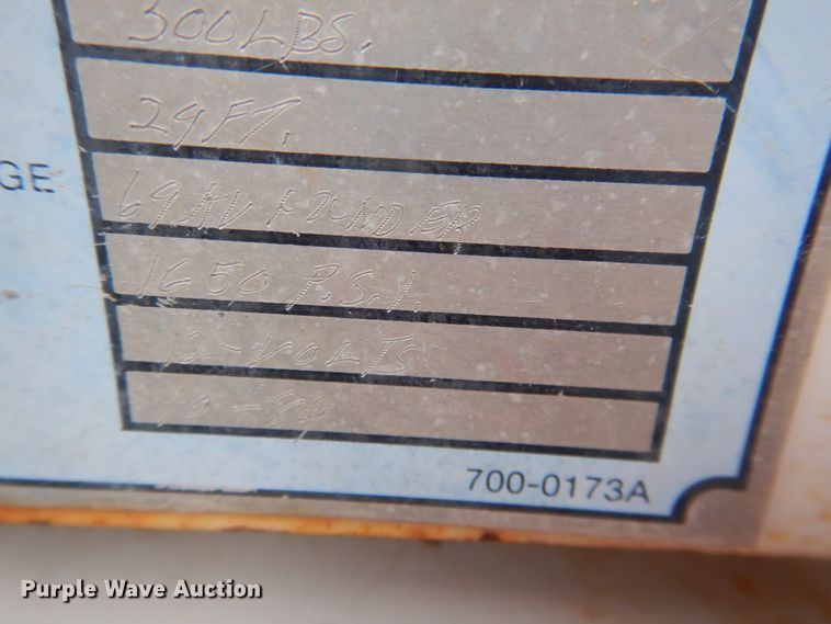 image for item DJ8290 1984 Skyjacker JG34-16EH bucket lift