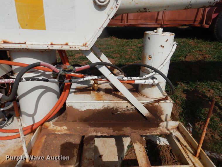 image for item DJ8290 1984 Skyjacker JG34-16EH bucket lift