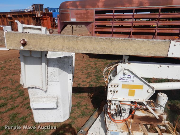 image for item DJ8290 1984 Skyjacker JG34-16EH bucket lift