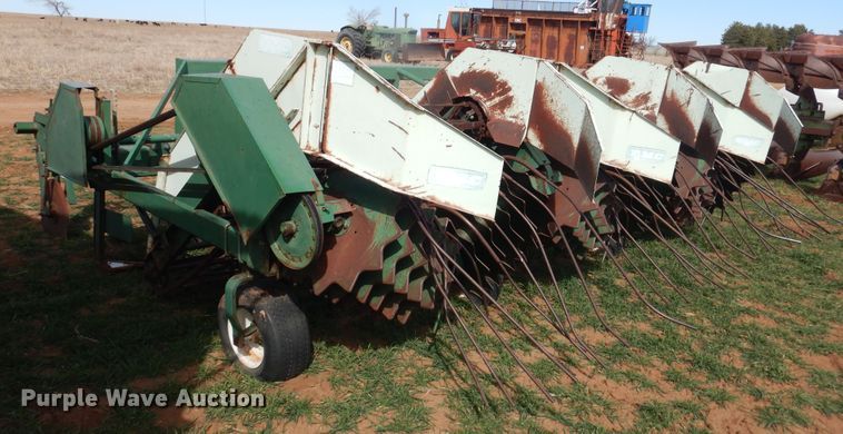 image for item DJ8296 KMC peanut digger shaker inverter