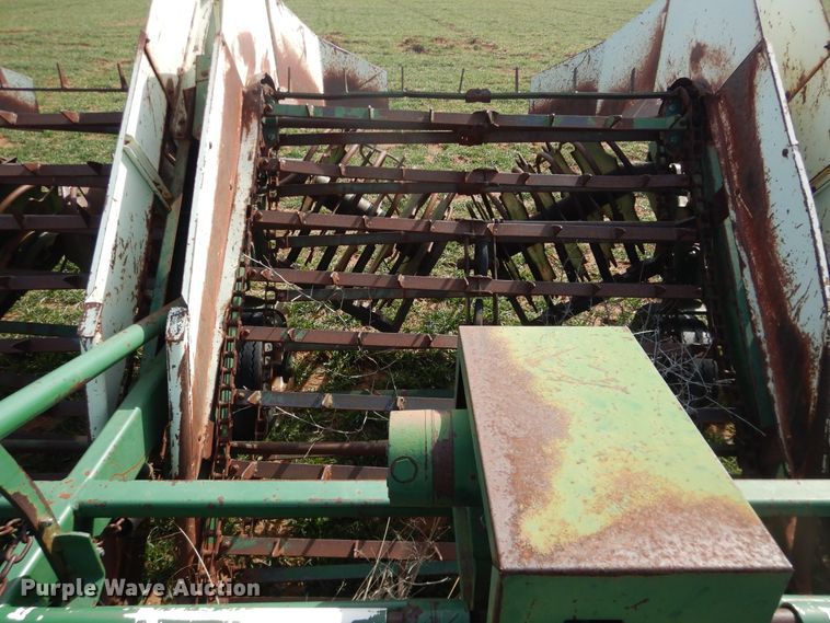 image for item DJ8296 KMC peanut digger shaker inverter