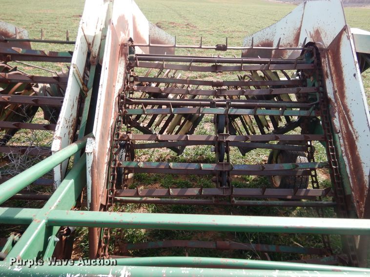 image for item DJ8296 KMC peanut digger shaker inverter