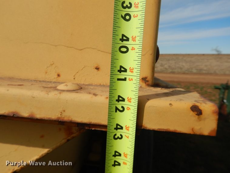 image for item DJ8297 Grain cart