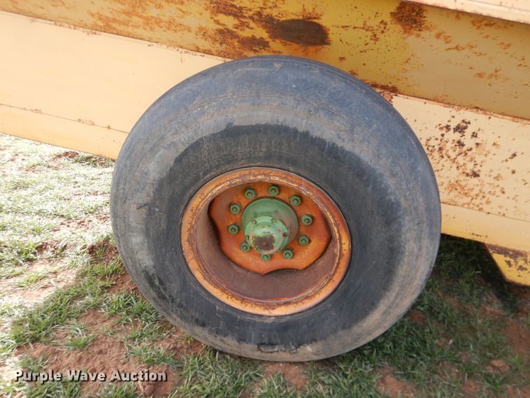 image for item DJ8297 Grain cart