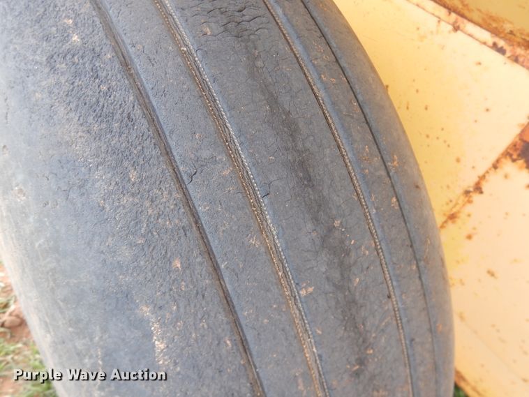 image for item DJ8297 Grain cart