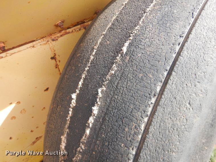 image for item DJ8297 Grain cart