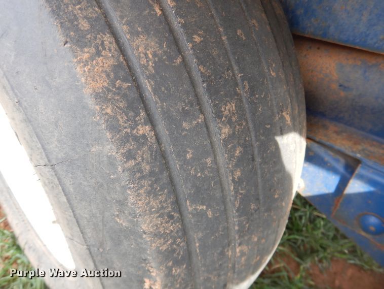 image for item DJ8300 Duo Lift nurse tank trailer