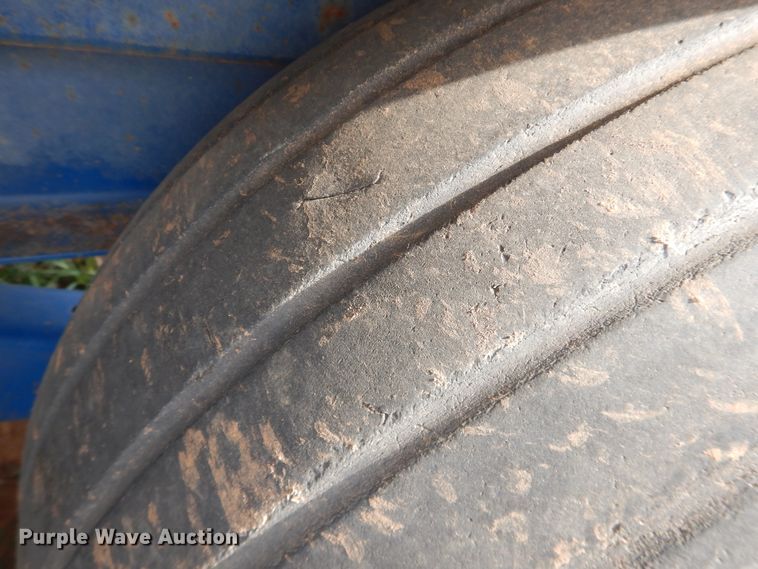 image for item DJ8300 Duo Lift nurse tank trailer