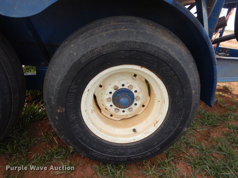 image for item DJ8300 Duo Lift nurse tank trailer