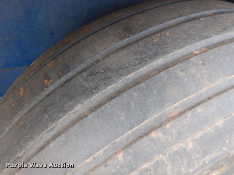 image for item DJ8300 Duo Lift nurse tank trailer