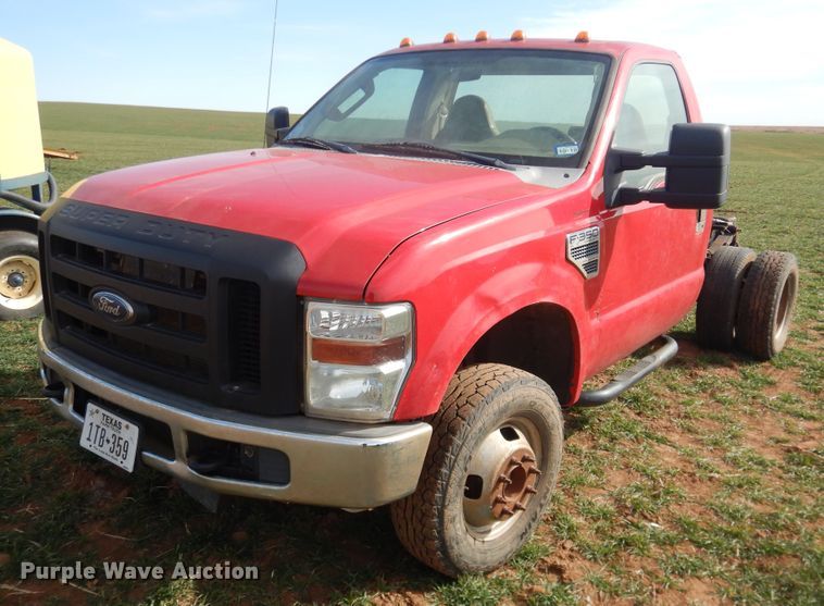 image for item DJ8301 2009 Ford F350 Super Duty  pickup truck cab and chassis