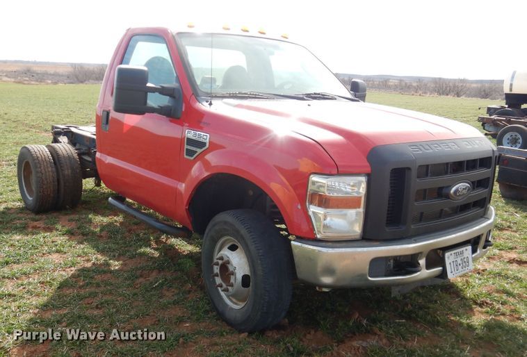 image for item DJ8301 2009 Ford F350 Super Duty  pickup truck cab and chassis